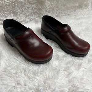 Dansko Professional Women Clog Shoe Cordovan